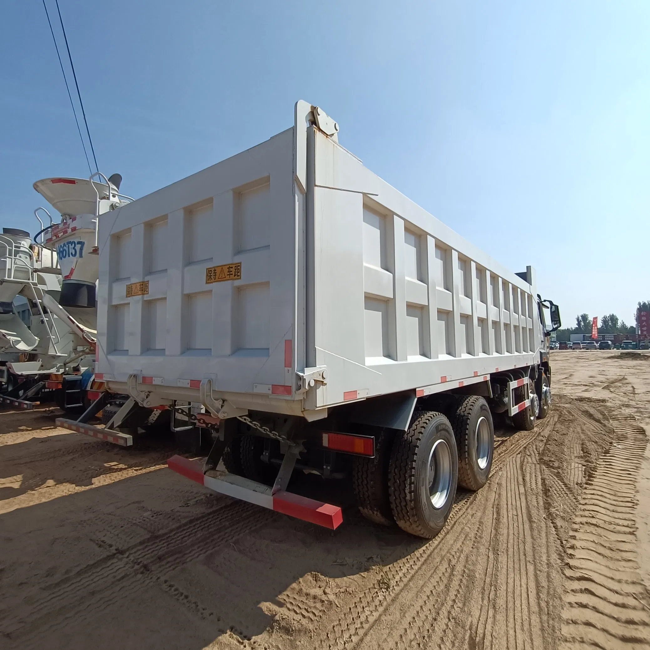 in Perfect Condition Sinotruk HOWO 7 Used Tipper Dump Truck 2021 2022 371HP 380HP 400HP 430HP 6X4 Diesel Drive 10 &amp; 12 Wheels 30-50t for Sale