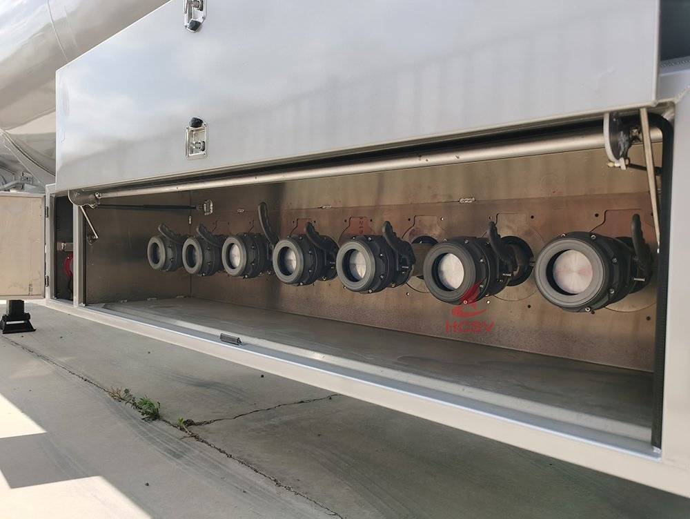 High Quality Brand Hcsv Fuel Oil Aluminum Alloy Tank Truck Semi-Trailer