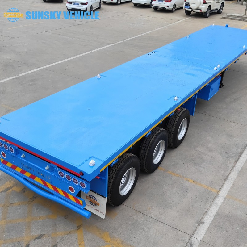 Reserve Fuel Tank Equipped 3 Axles Flatbed Semi-Trailer for Long Haul Delivery