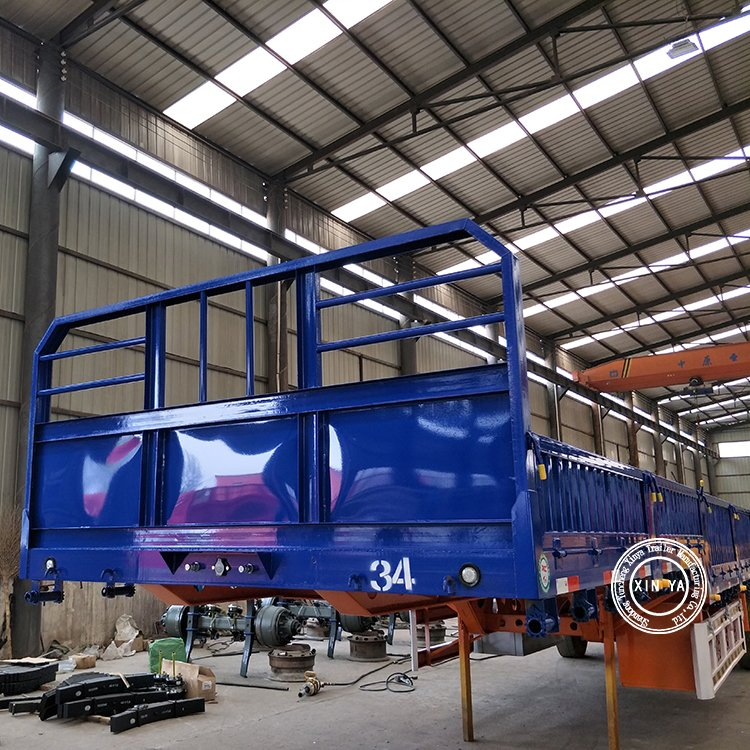 Versatile 40 Feet Side Wall Fence Cargo Semi Trailer Lowbed Flatbed Trailer with Stake Fencing