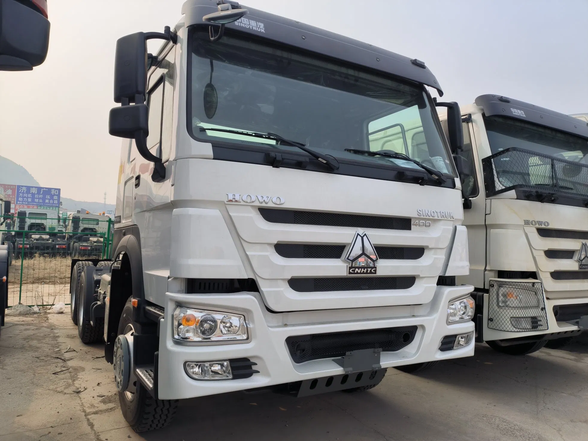 Second Hand Sinotruk HOWO Tractor Trailer Head Prime Mover 6X4 Used Tractor Truck