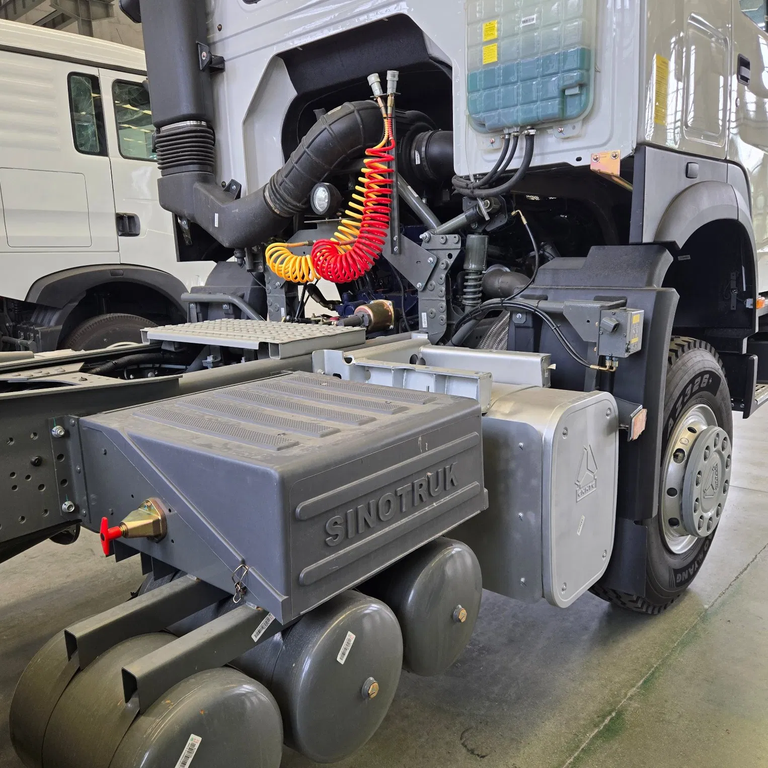 New and Used Second Hand Sinotruk HOWO/ Shacman Tractor Transport Cargo Truck Heavy Duty Truck