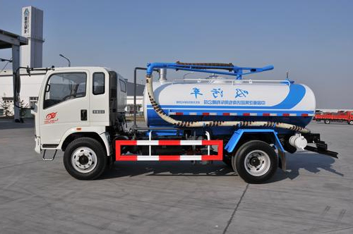 Sinotruk HOWO Special Purpose Vehicle Sewage Suction Truck