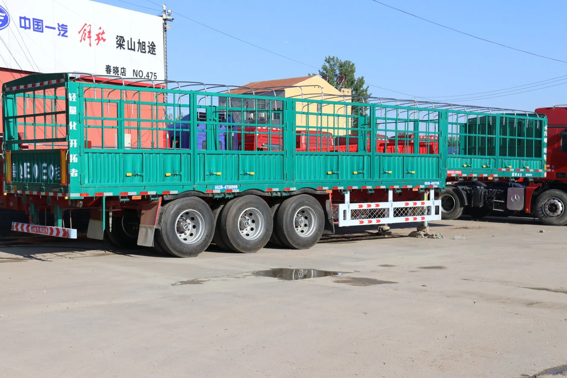 Livestock Truck Horse Trailer Transportation Vehicles Fence Semi Trailer Fence Enclosed Side Wall Semi Trailer