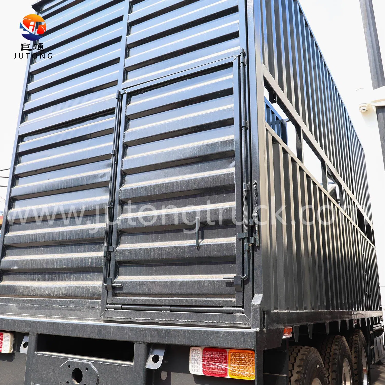 3 Axle Poultry Animal Transport Cattle Sheep Live Stock Trailers for Ghana Fence Semi Trailer Trucks