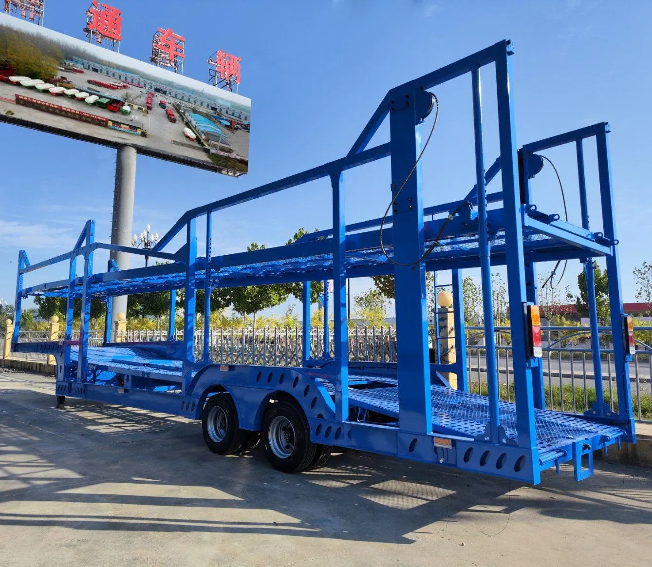 Car Transport/Hauler Semi-Trailer Car Carrier/Delivery Double Deck Trailer Canton Fair Truck Exhibition