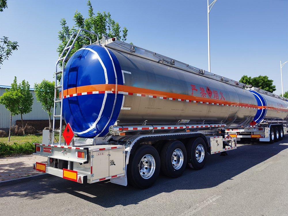 2025 High Quality New Tanker Semi-Trailer 3 Axles Aluminum Alloy Diesel Gasoline Transportation Tank Semi-Trailer