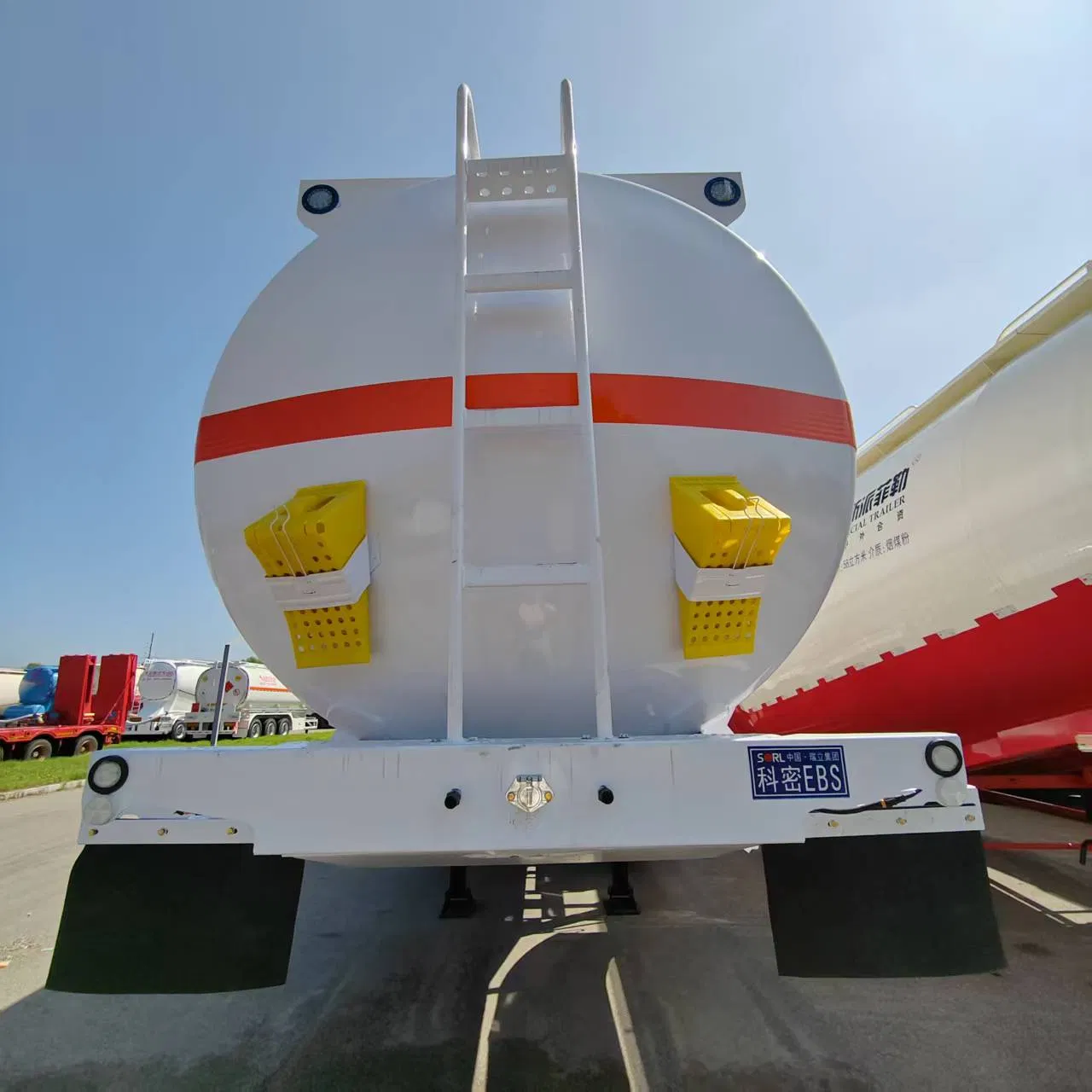 Factory Price 2 Axle Heavy Duty Carbon Steel Material Crude Oil Tanker Petrol Diesel Water Edible Fuel Tank Truck Semi Trailer