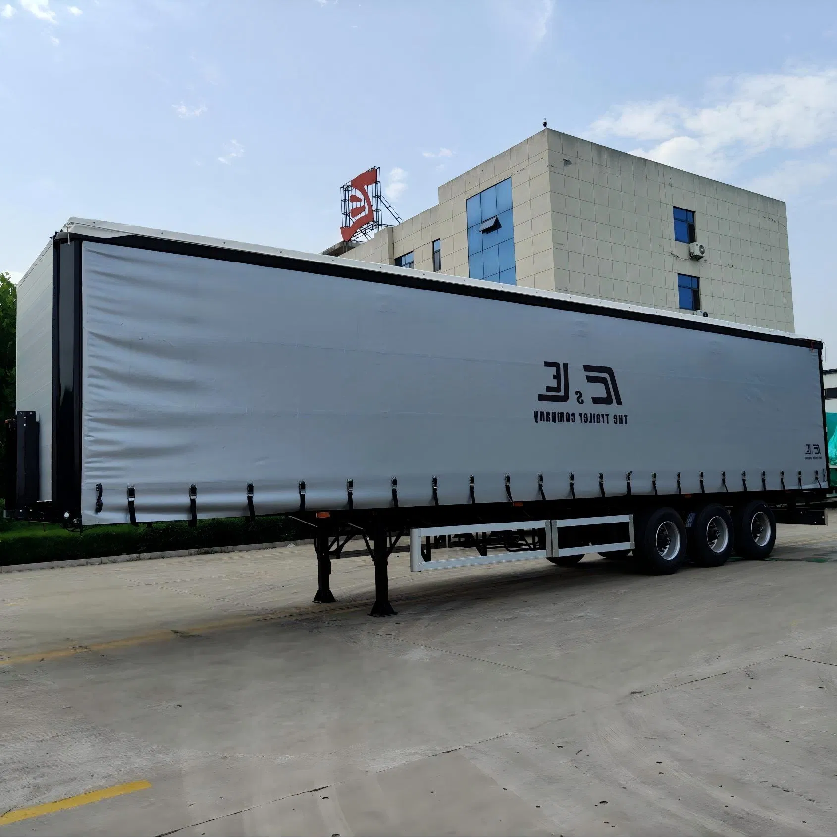 Hot Sale Curtain Side Lowbed Flatbed Container Bulk Cement Fuel Tanker Car Cargo Food Semi Trailer Used Trucks Sinotruk HOWO Shacman Dump Tipper Truck Tractor