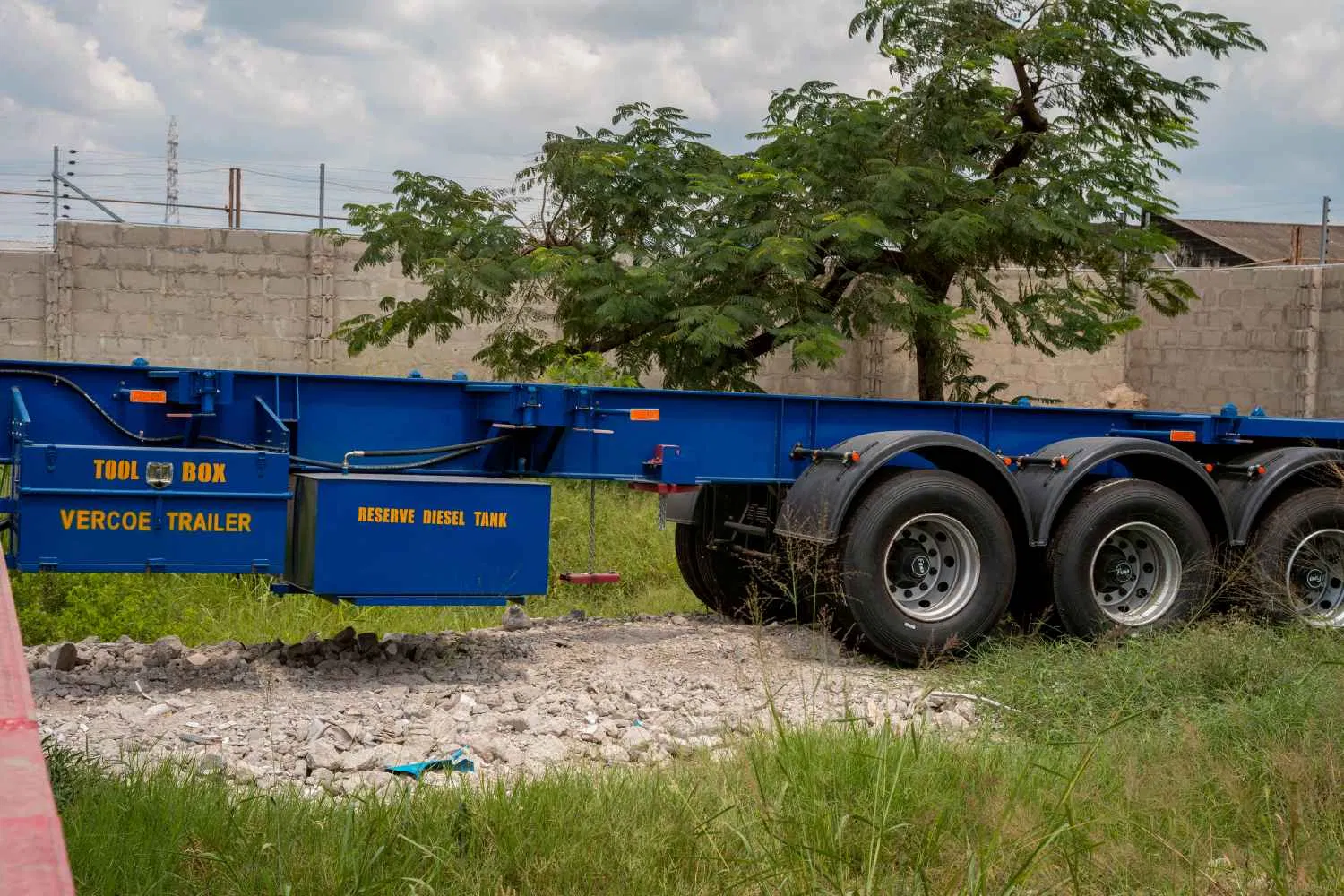 3 4 Axle 20FT 40FT 40 Foot 53 20FT 40FT Skeleton Tri Axle 20/40 Flatbed Truck Container Chassis Semi Trailer Container Transport Trailer