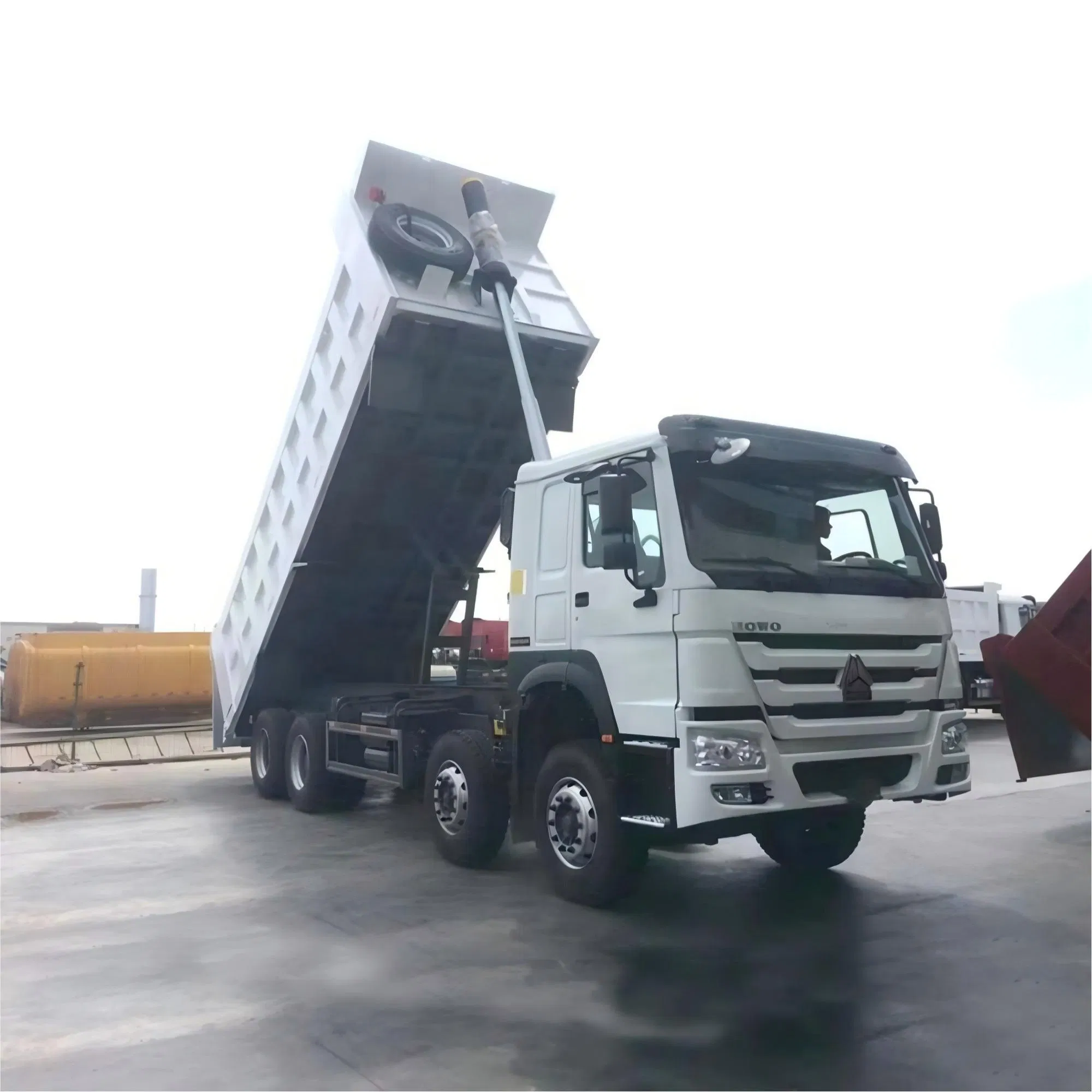 Sinotruk HOWO 8X4 Dump Truck Tipper Truck Diesel Fuel Euro 2 Standard Good Condition Used New