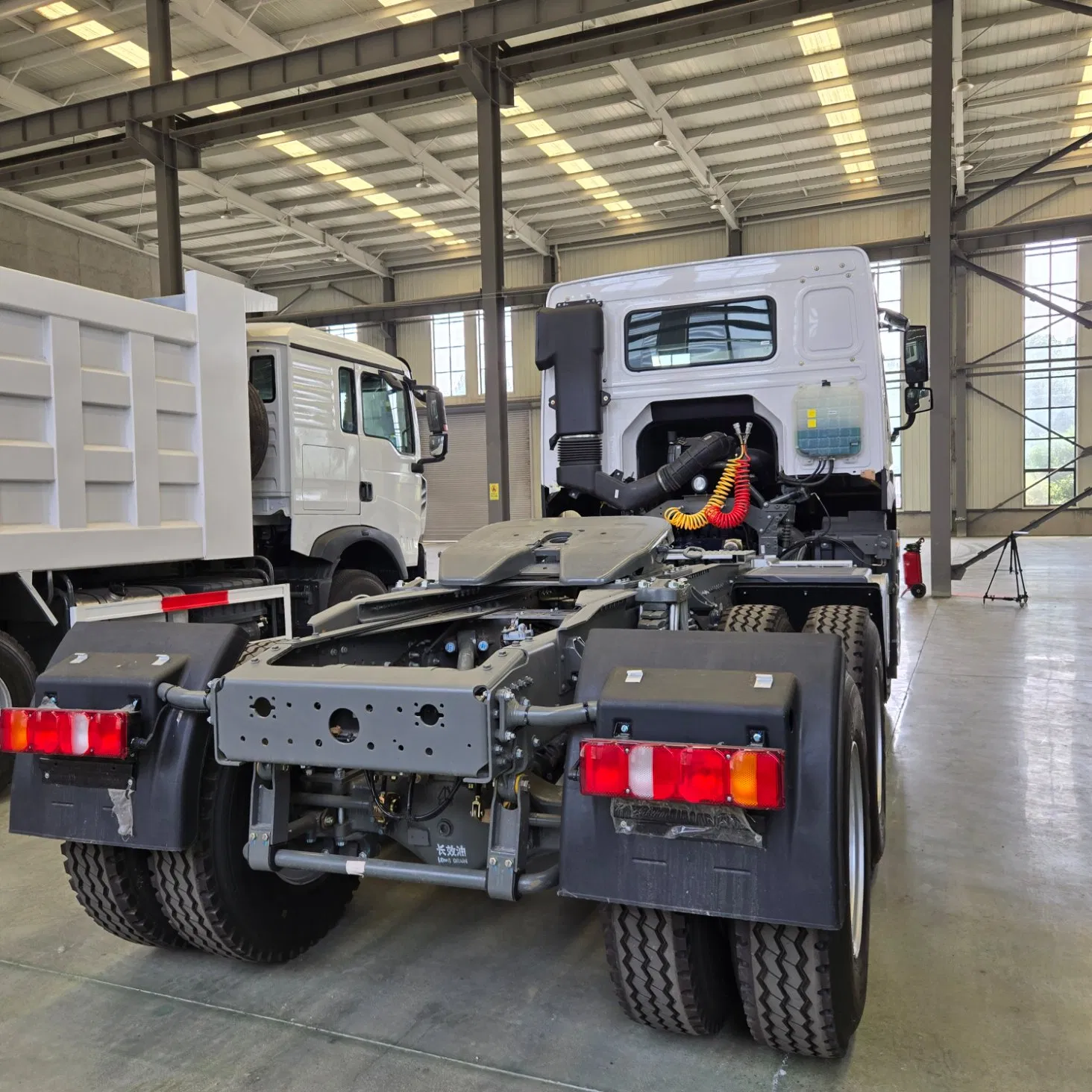 New and Used Second Hand Sinotruk HOWO/ Shacman Tractor Transport Cargo Truck Heavy Duty Truck