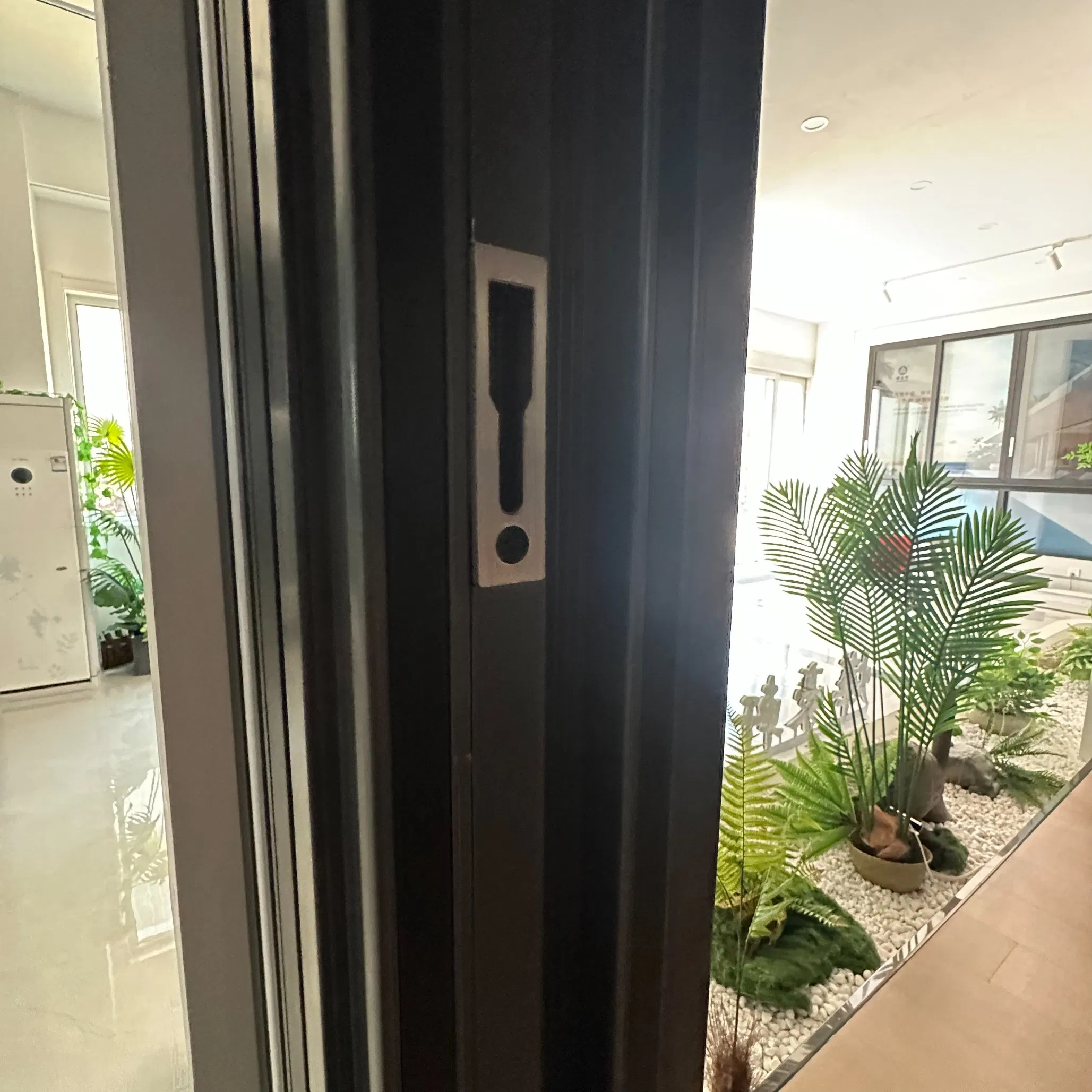 Ventanas deslizantes premium con pantallas invisibles para hogares modernos