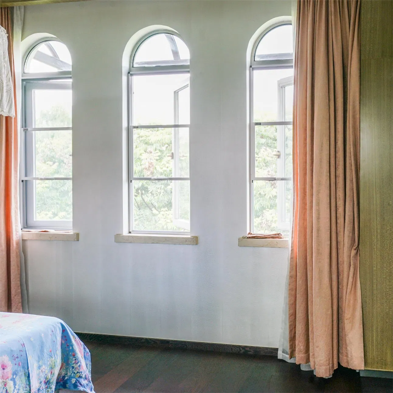 Mejor diseño de ventana redonda de aluminio con arco, oscilobatiente y abatible, con reja y doble acristalamiento para iglesia, restaurante, tienda y hotel