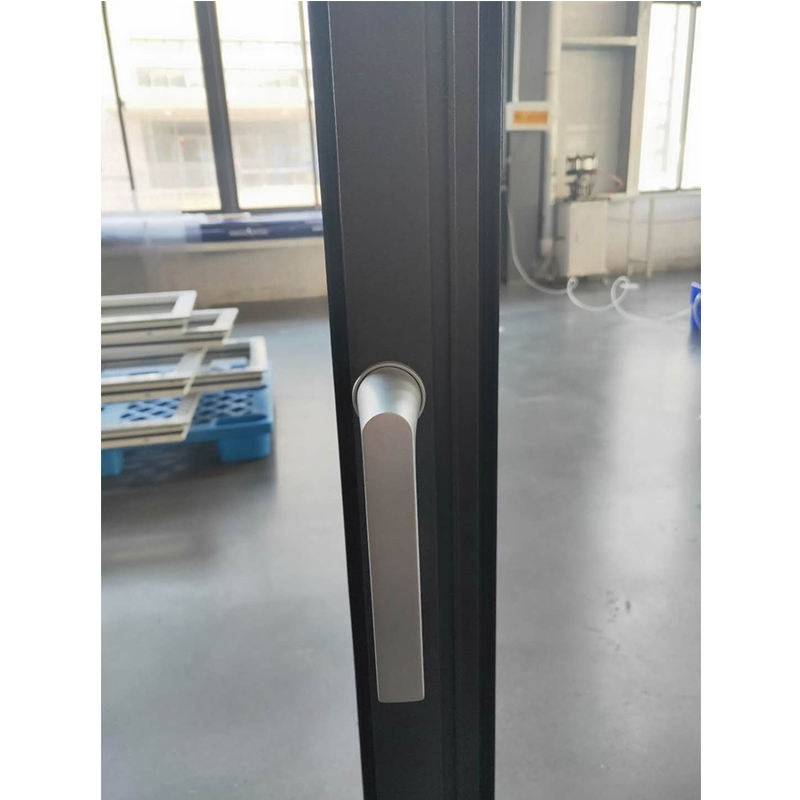 Ventana de casement de aluminio mejorada en seguridad que incorpora un sistema de cierre multipunto para una mayor seguridad