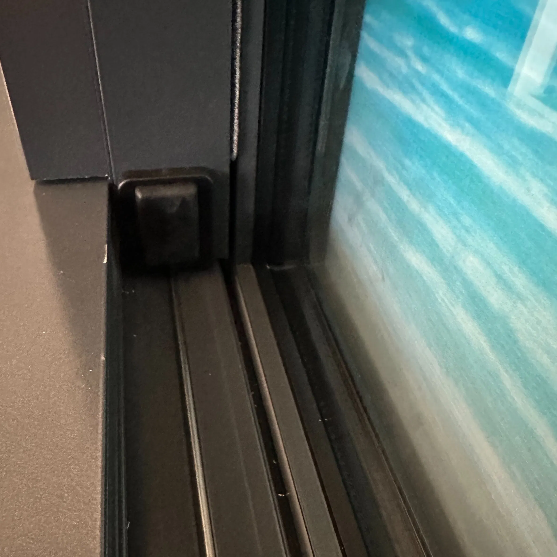 Ventanas y Puertas de Aluminio Duraderas para Diseños de Hogares Modernos
