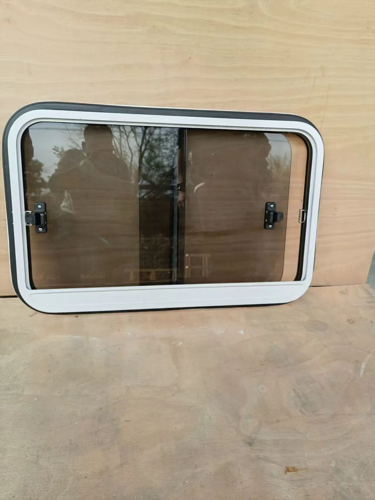 Hardware de aluminio ligero marino para ventana deslizante rectangular de doble hoja para barco de ferry turístico