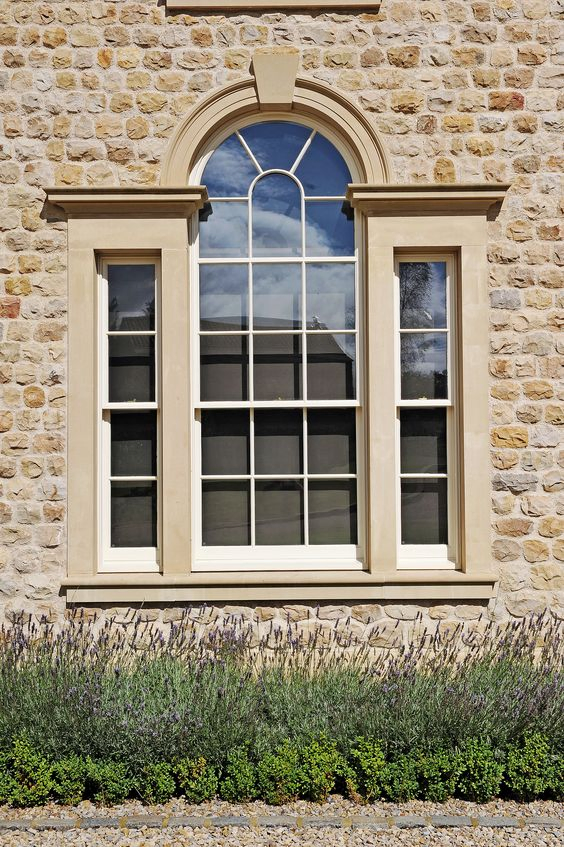 Ventana de aluminio de doble cristal con forma arqueada francesa en el exterior, con vidrio claro y esmerilado