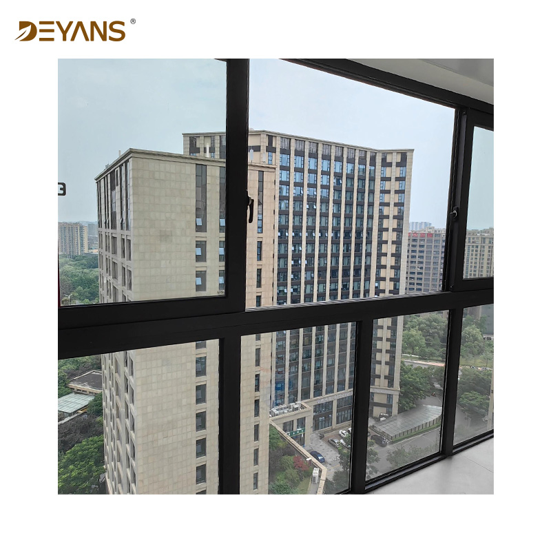 Ventana oscilante de aluminio negro con doble acristalamiento
