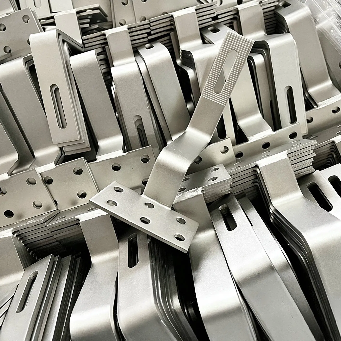 Adjustable Solar Panel Mounting Kits for Tin Roofs and L Feet