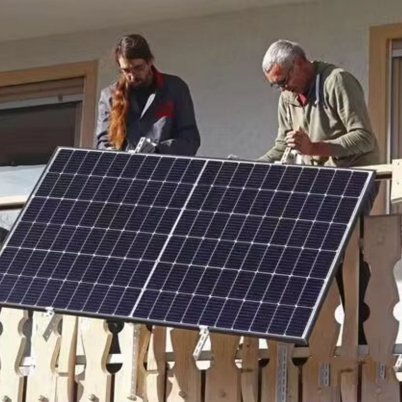 Reliable Balcony Railing Solar Mounting Solution for Urban Living