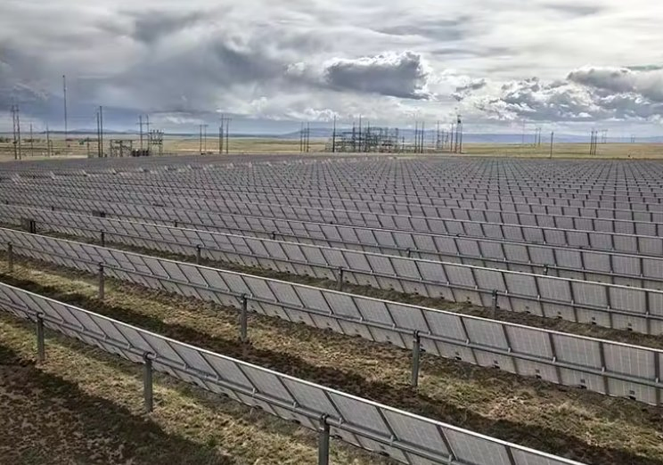 a Dual-Axis PV Mounting System with Sun Tracking Capability Solution for Optimizing Solar Energy Generation