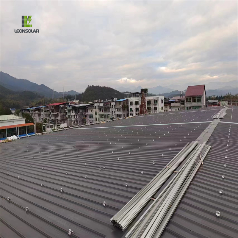 Reliable Aluminum Mounting Kit for Solar Panels on Roofs