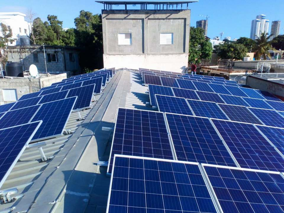 Ballasted Flat Roof Solar Panel Mounting Solution Made of Zinc Aluminium Magnesium Steel High Strength Factory Supplier