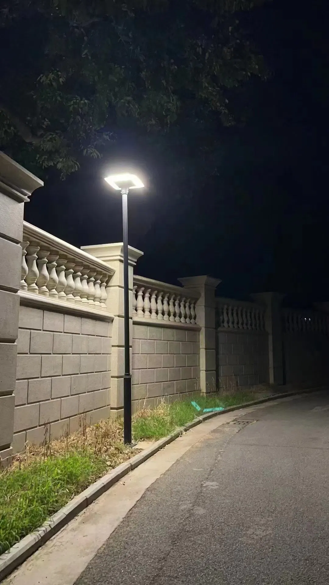 Super Bright 50W UFO Design Waterproof LED Solar Light for Garden Parking Lot Landscape Outdoor Lighting with 4m 5m 6m Pole