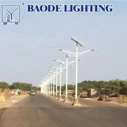 Factory Direct 5 Years Warranty IP67 8m 60W Solar LED Street Lighting System