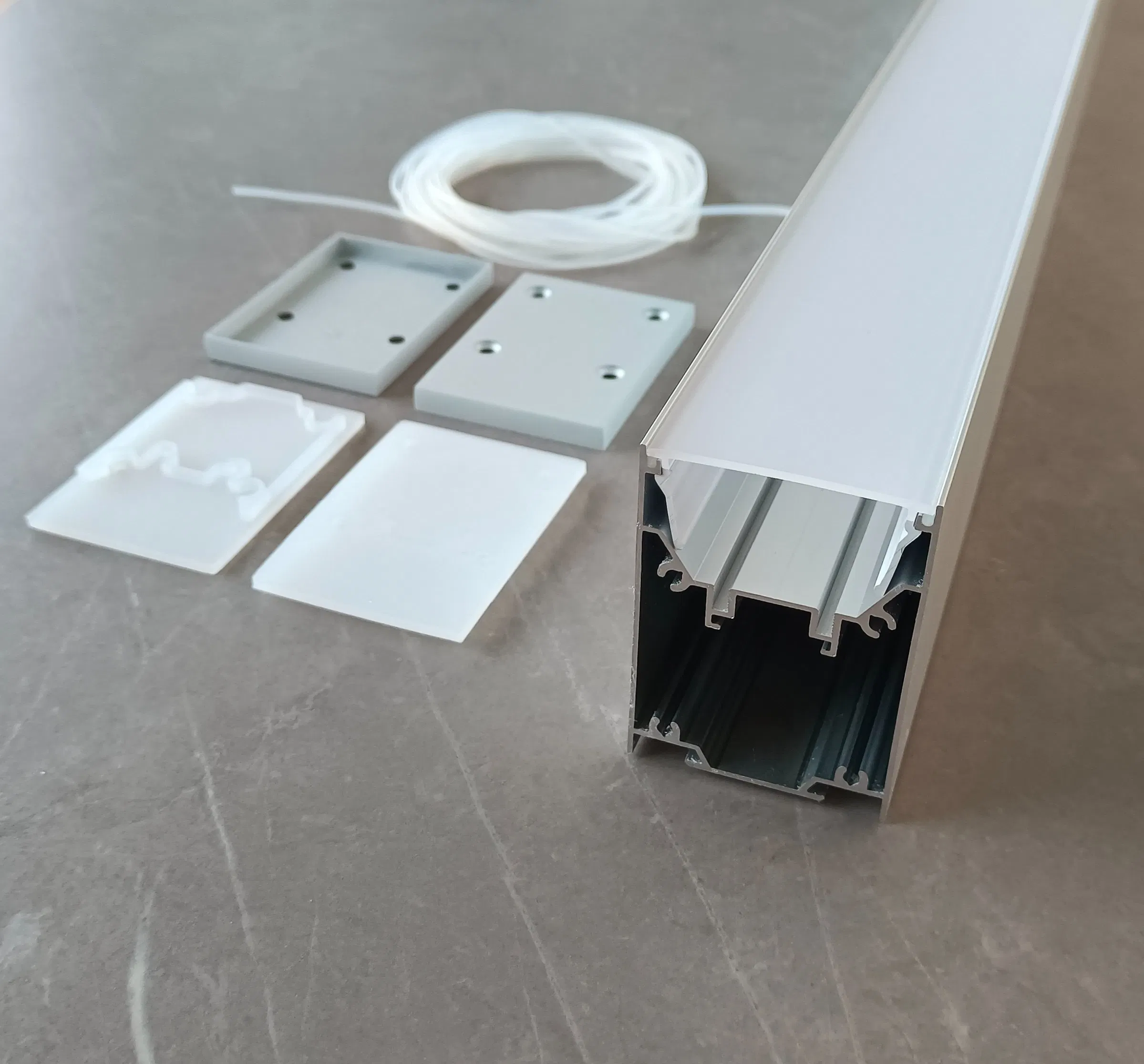 IP65 Waterproof LED Linear Light Fixture for Garage, Parking, Warehouse