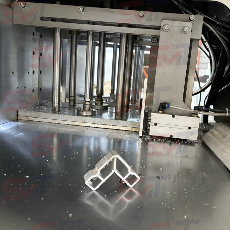CNC PLC Bearing Corner Connector Auto Cutting Saw for Aluminum/UPVC/PVC Doors Windows Machine