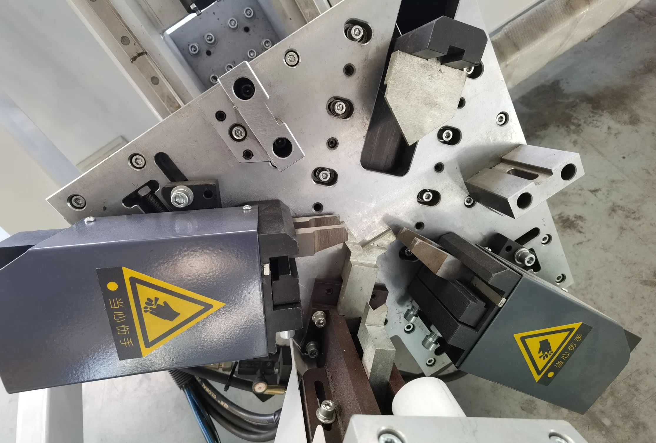 Aluminium Window Door Making Automatic CNC Four Corner Crimping Machine