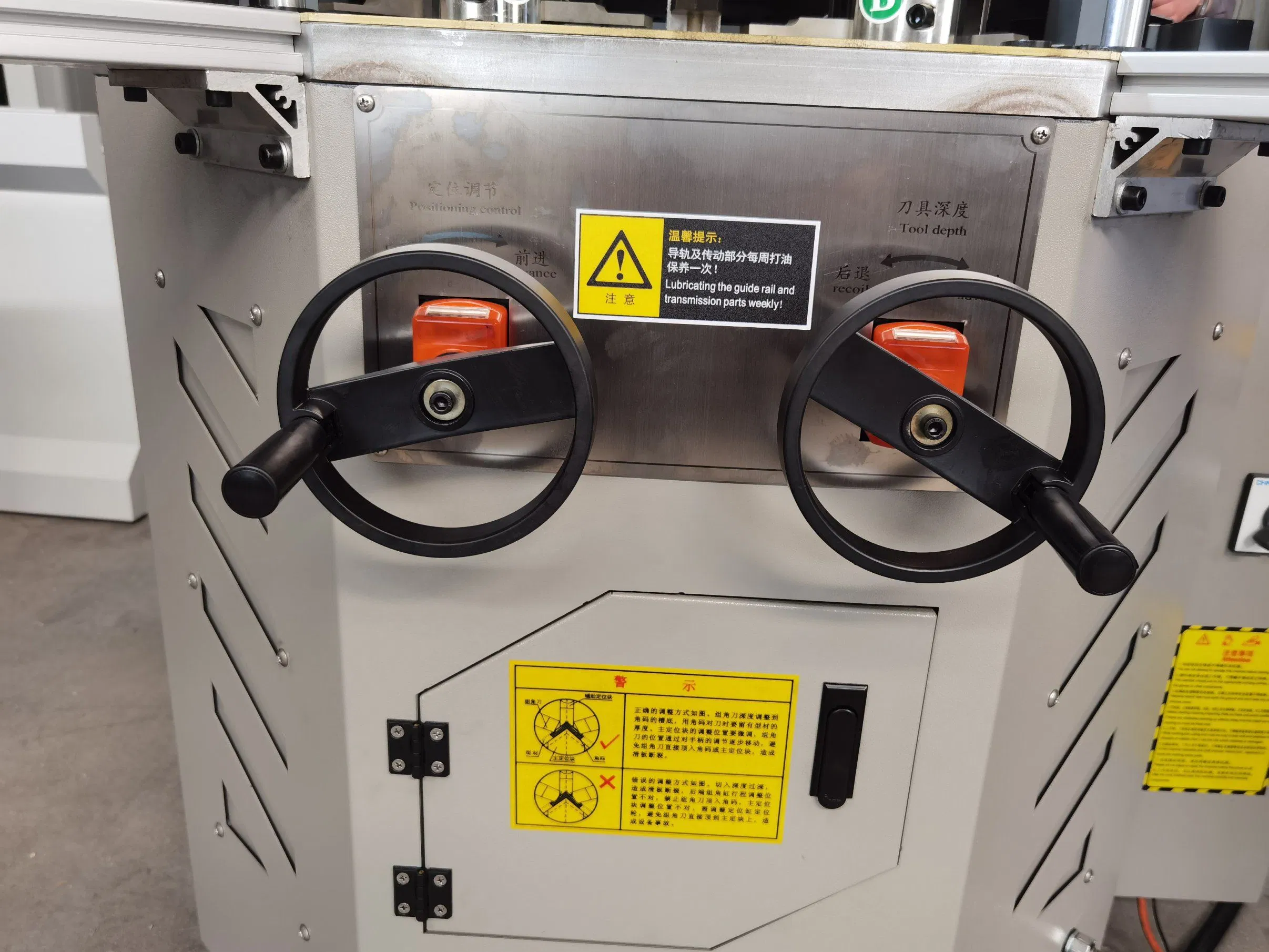 Efficient Aluminum Window Corner Crimping Machine