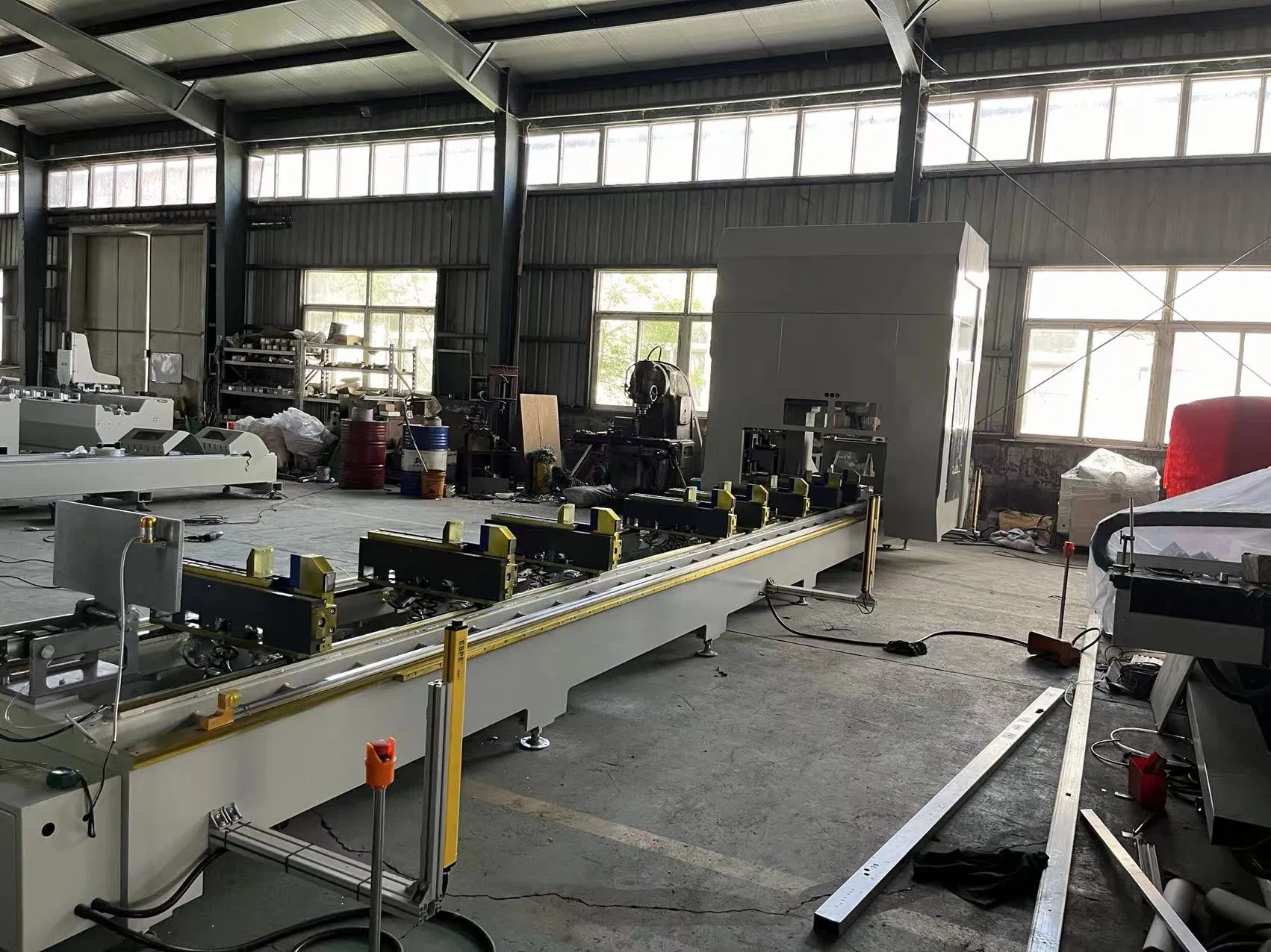 Manufacturer Direct Sales Multifunctional Aluminum Profile Facade Door and Window UPVC Four Axis CNC Machining Center for Lock Hole Drilling with Patents and CE