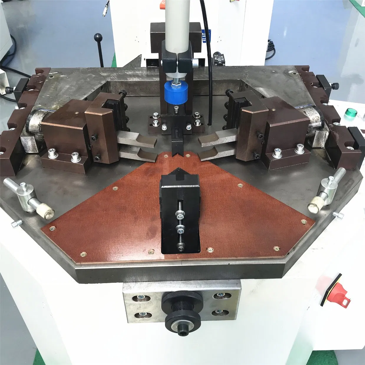 High-Efficiency Hydraulic Aluminum Corner Crimping Machine for Windows