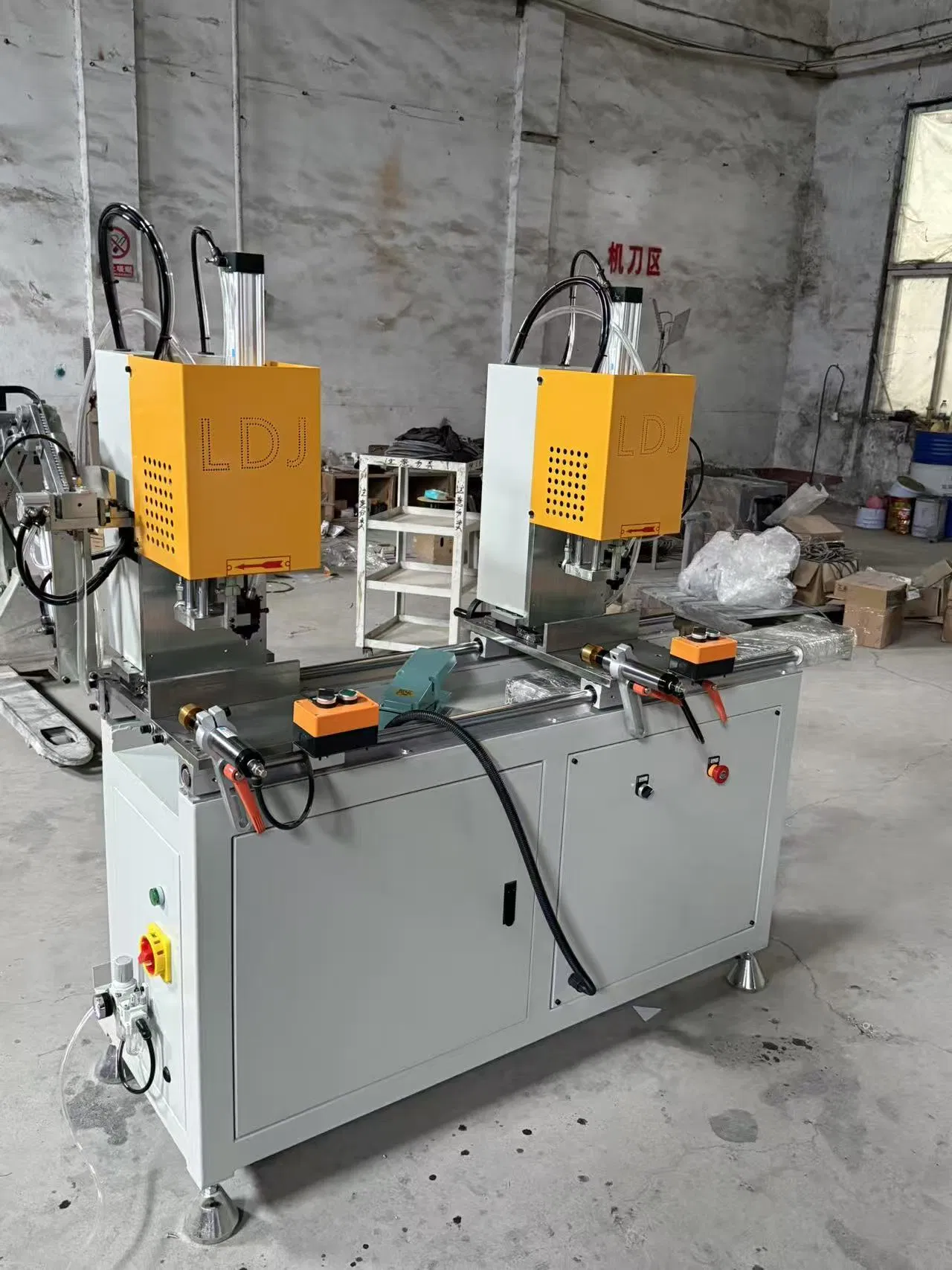 Door and Window Machine Double Head PVC UPVC Screw Fastening Machine