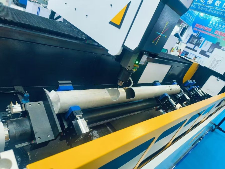 4 Axis Aluminium Drilling Milling Machine CNC Machining Center Window Door Making Machine Production Line Window Fabrication Machines Window Assembly Equipment