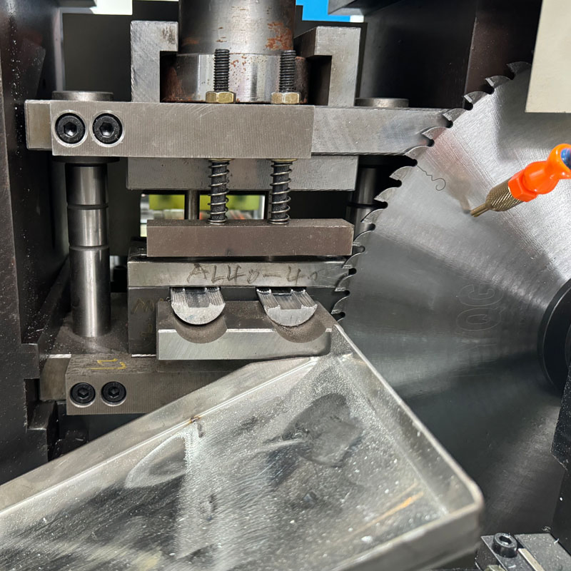 Parallel Groove Calmp Machines for Drilling Punching and Cutting Aluminum Profile