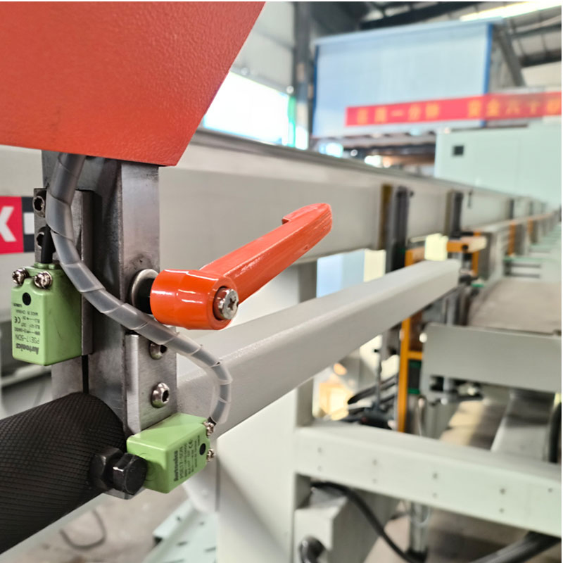 Competitive Price CNC 6500mm Automatic Cutting Saw PVC Aluminum Profile Sawing Center