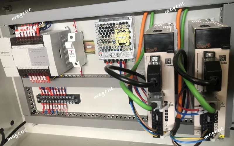 Automatic Screw Fastening Machine 2