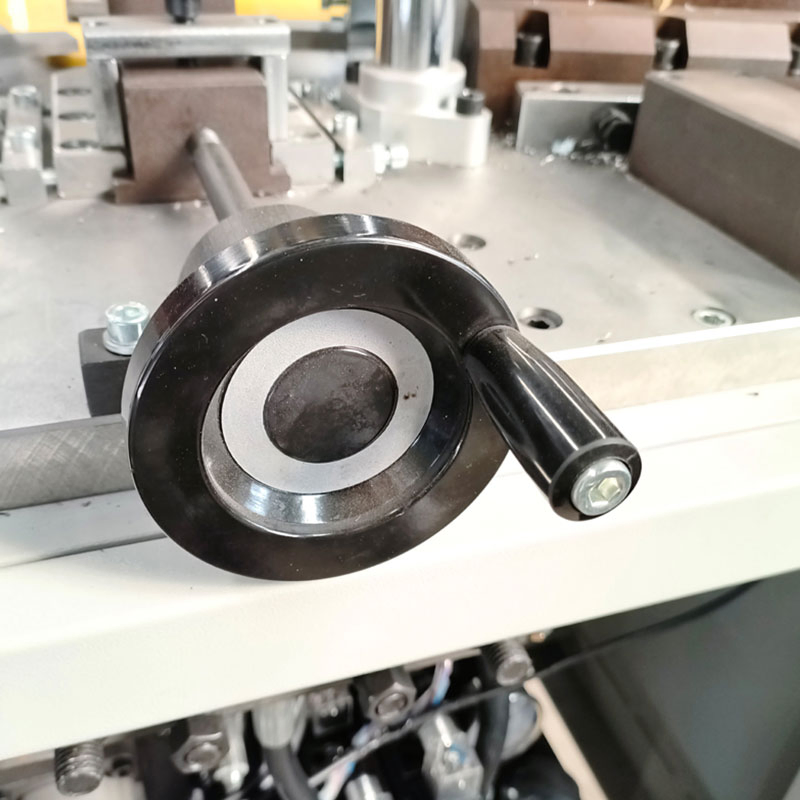 High Efficiency Aluminium Window Door Frame Making Corner Crimping Machine