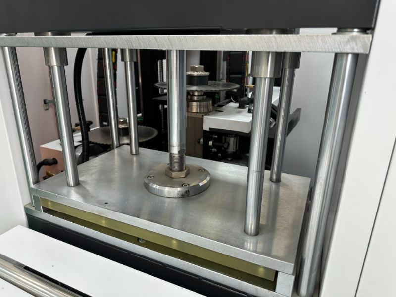 Window-Door Equipment Aluminum Window Machine 5 Axis CNC End Milling Machine for Window Transom Processing