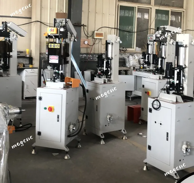 Automatic Screw Fastening Machine 3