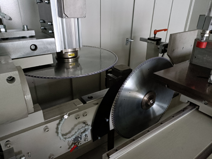 Notching Saw for Aluminum Curtain Wall Profile Machine