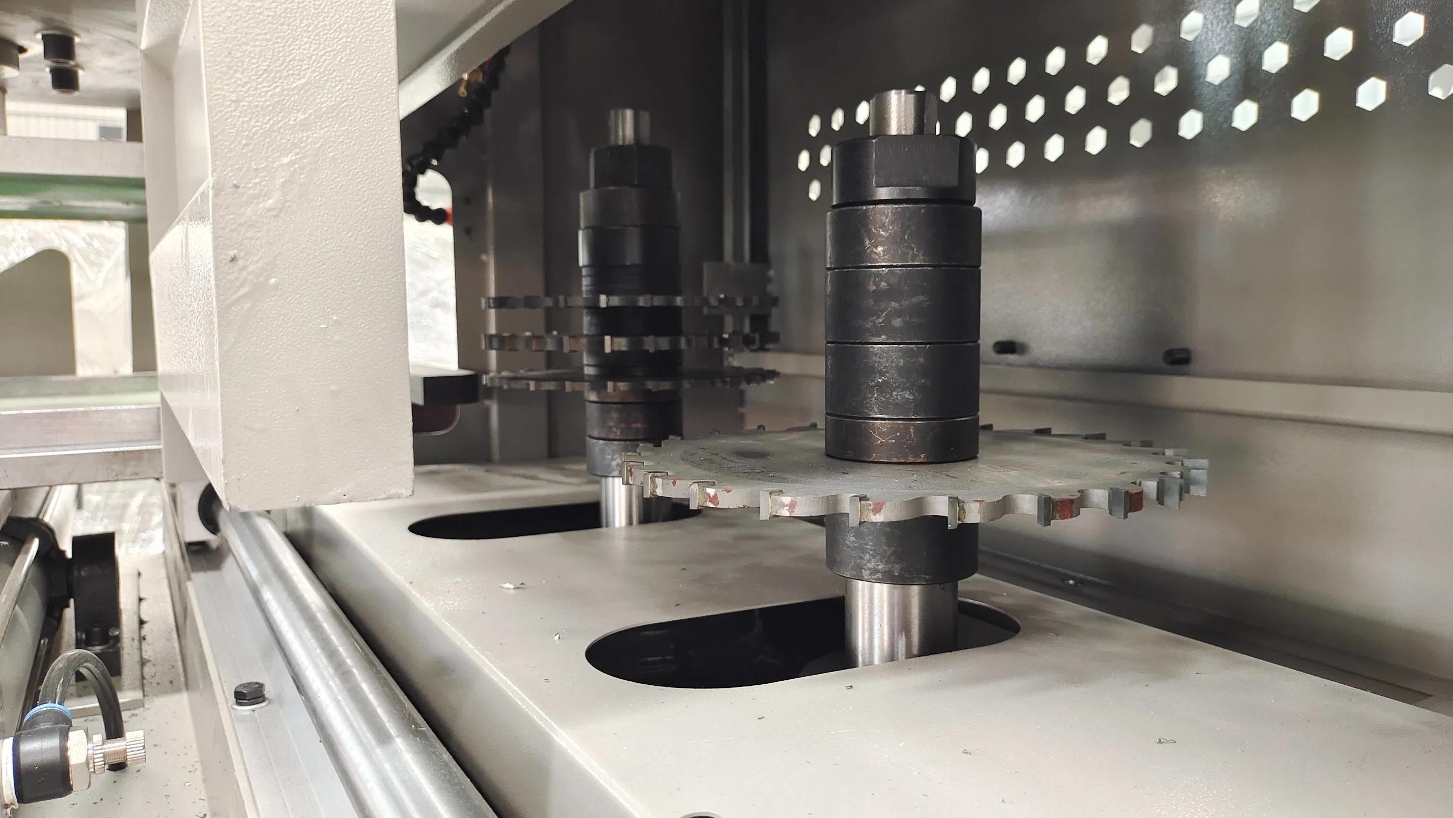 High Speed Window Structure Milling Machine Auto End-Milling Machine for Aluminum Profile Mullion