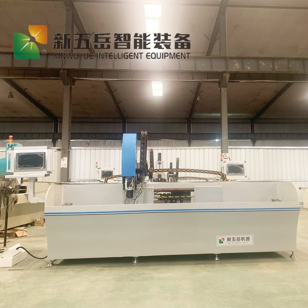 The Lzx3-CNC-6000 Model Aluminum Profile Three-Axis CNC Machining Center Is Used for Drilling, Milling and Other Processes of Aluminum Profiles.