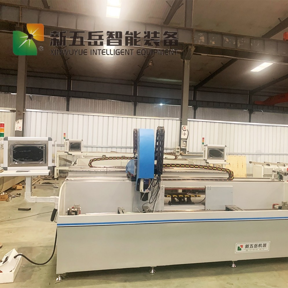 The Lzx3-CNC-6000 Model Aluminum Profile Three-Axis CNC Machining Center Is Used for Drilling, Milling and Other Processes of Aluminum Profiles.