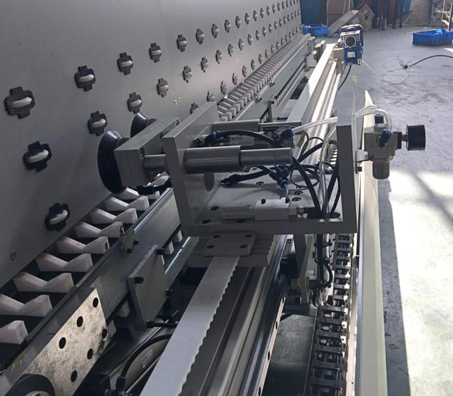 China Factory Supply Automatic Hot Melt Silicone Rubber Sealing Machine for Insulated Glass Unit