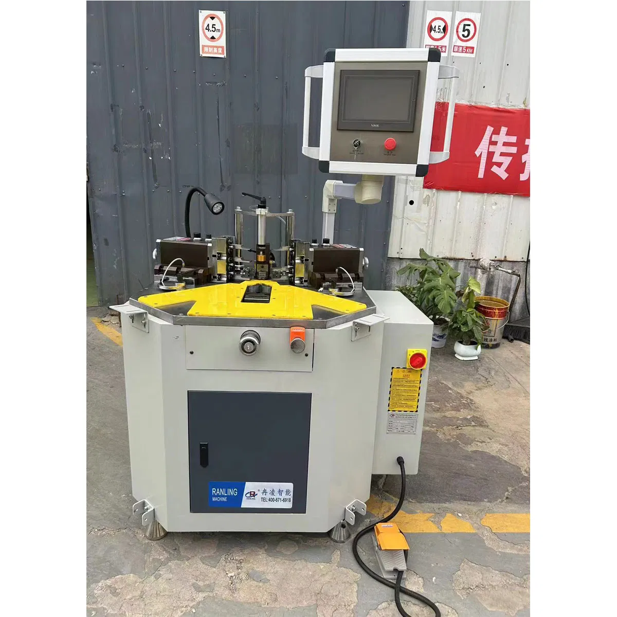 Automatic Aluminum Windows Corner Crimping Machine Corner Combining Machine for Windows Making